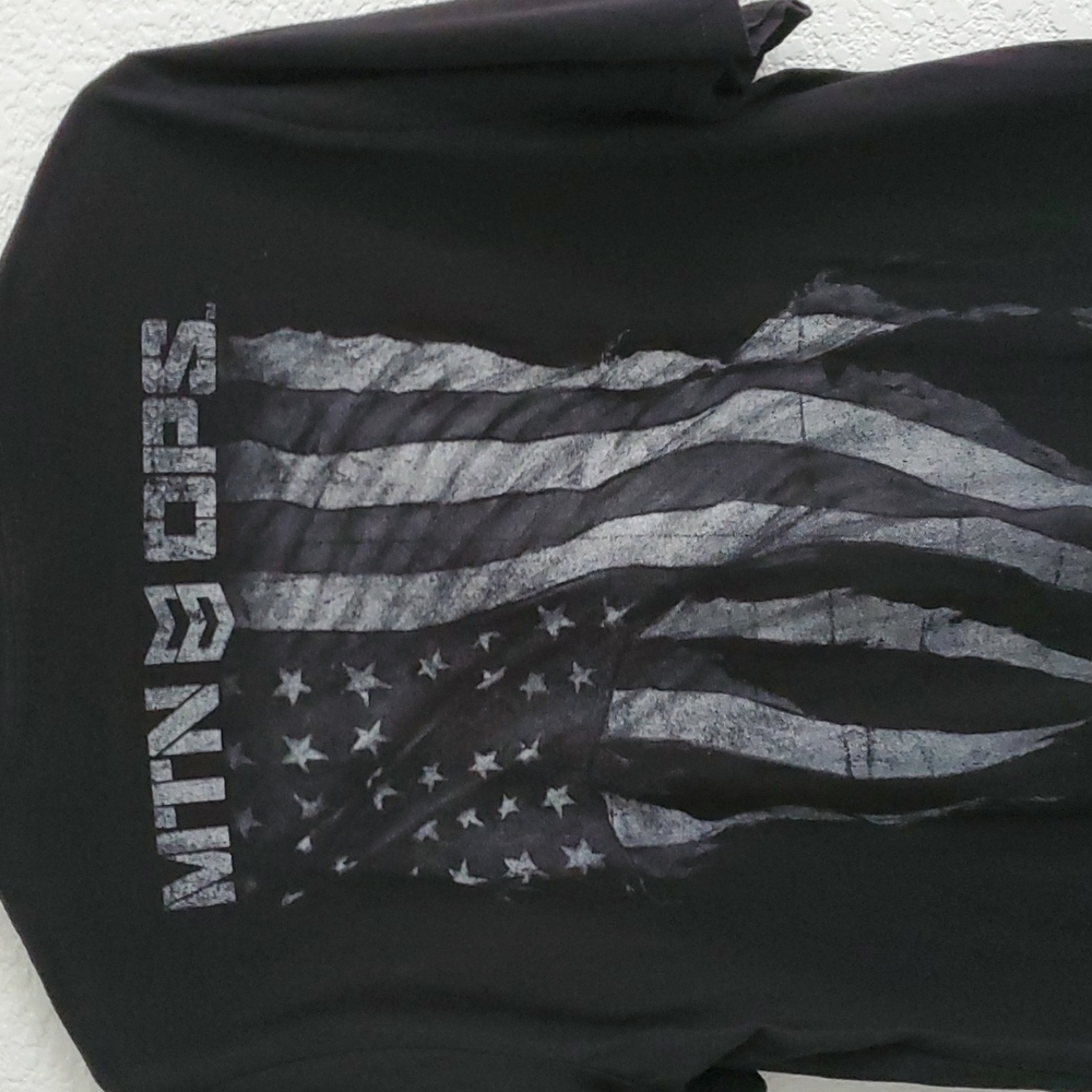 Shirt - Picture 3 of 4
